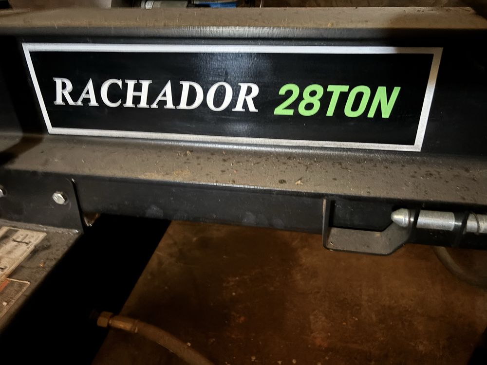 Rachador 28 toneladas Diesel - Rebocavel Auto