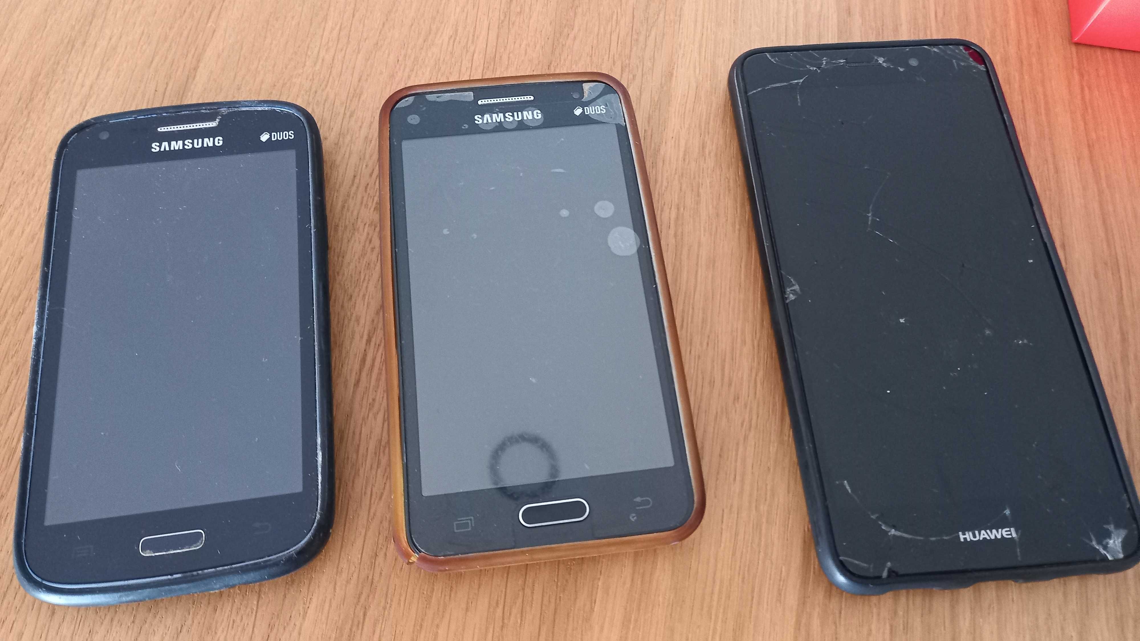 3 telemóveis + 1 PC
