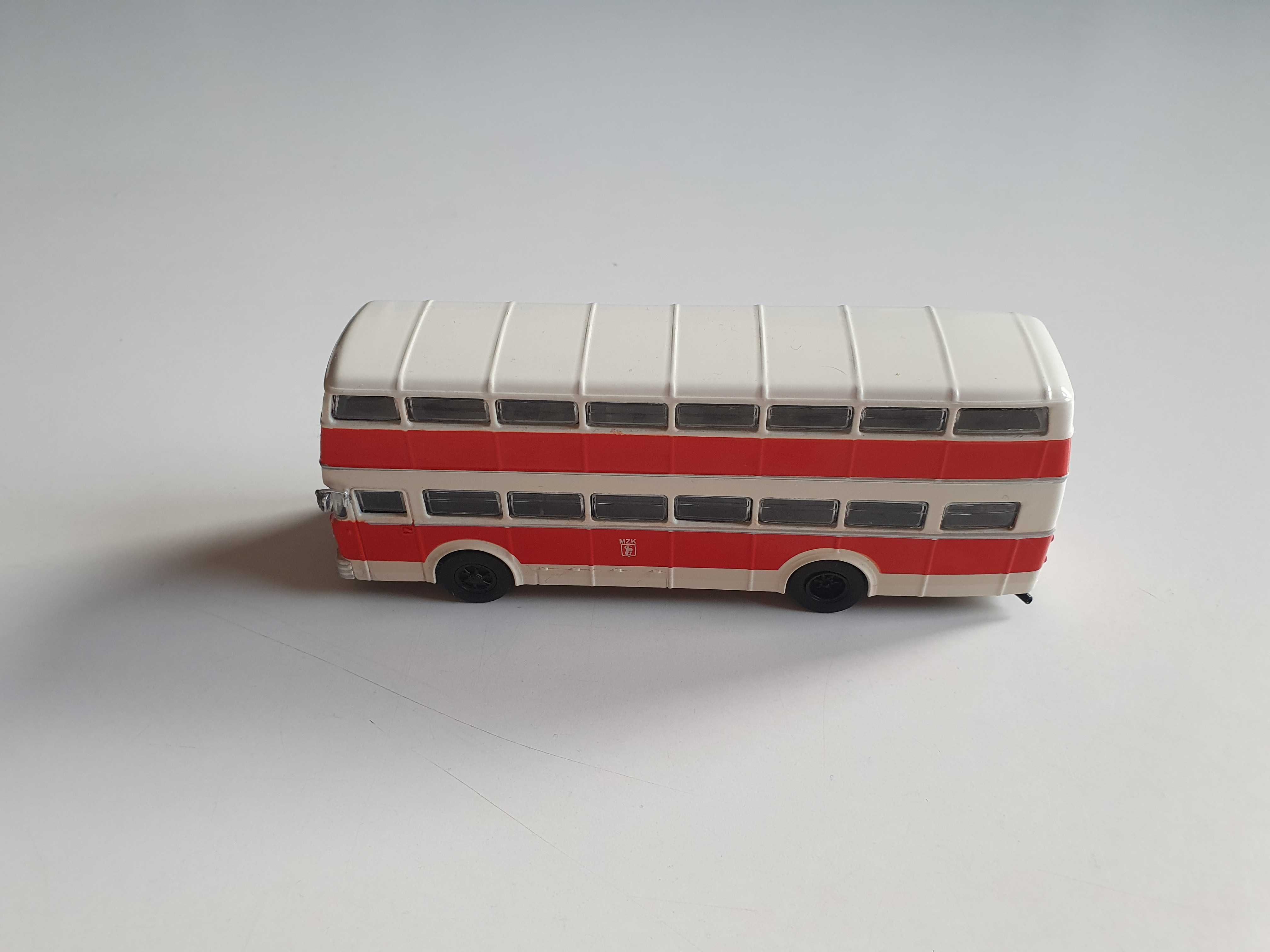 model autobusu Bussing D2U w skali 1/72