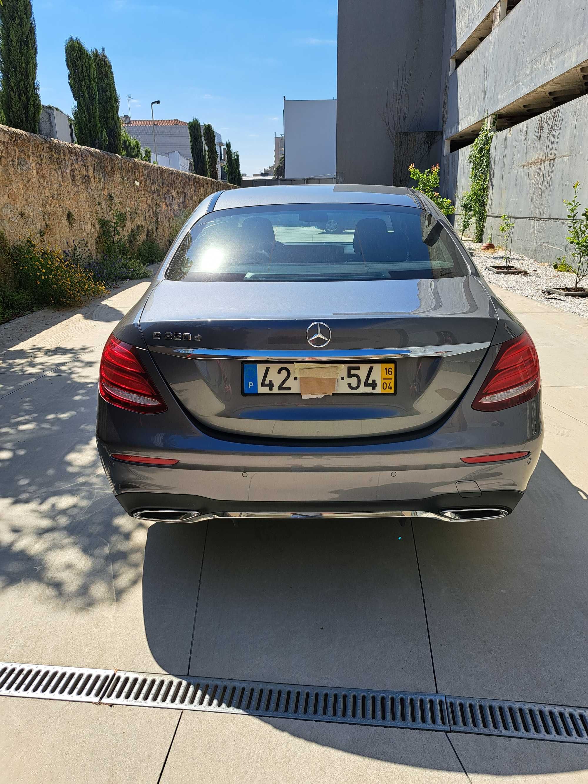 Mercedes Benz E 220 D AMG