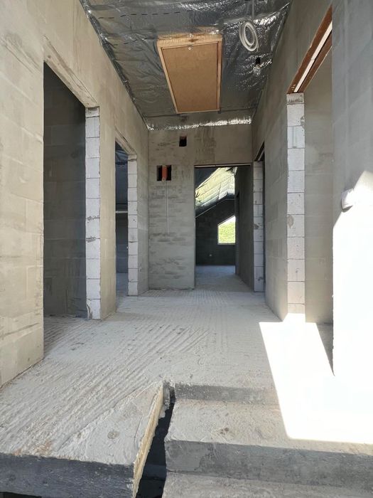 Продаж будинку - передмістя   Львова с. Зимна Вода 185 м2. Діл 8 сот.