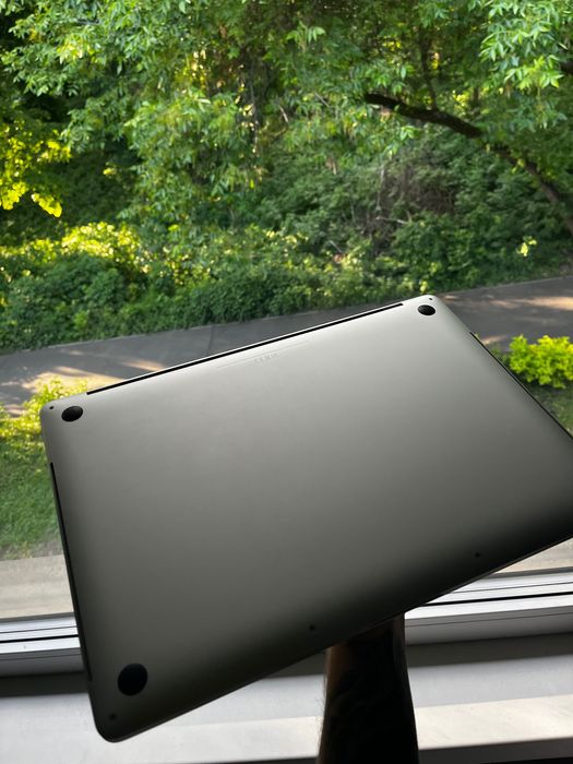 MacBook Pro 15 TouchBar (2019) | Core i7 + Radeon Pro | 16/256 gb