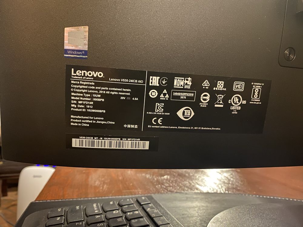 Konputer lenovo 18 cali