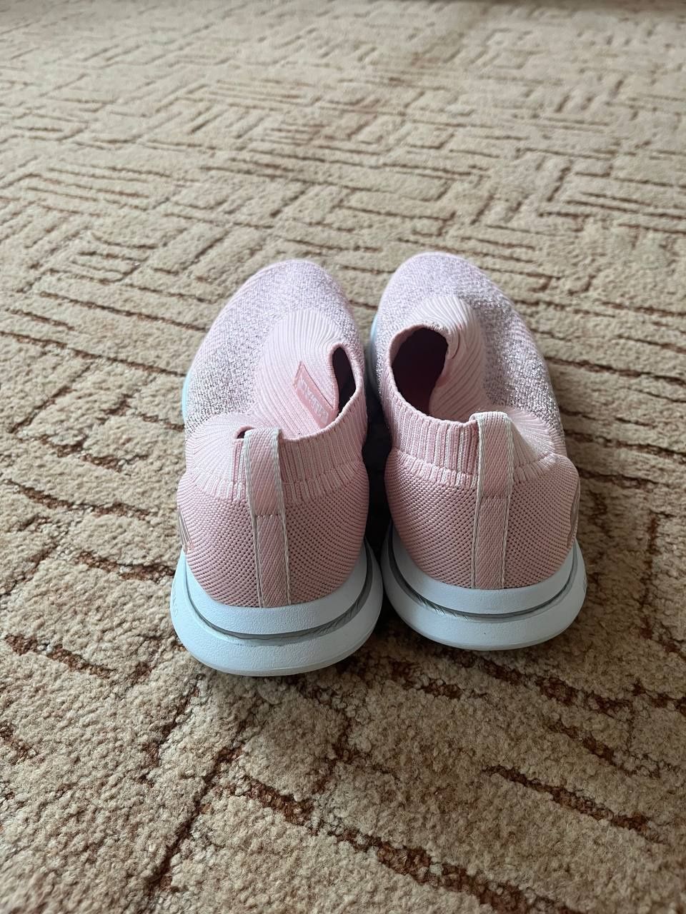 Мокасины Skechers Ultra Go