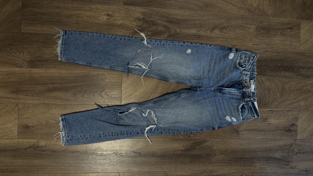 Джинси рвані Bershka