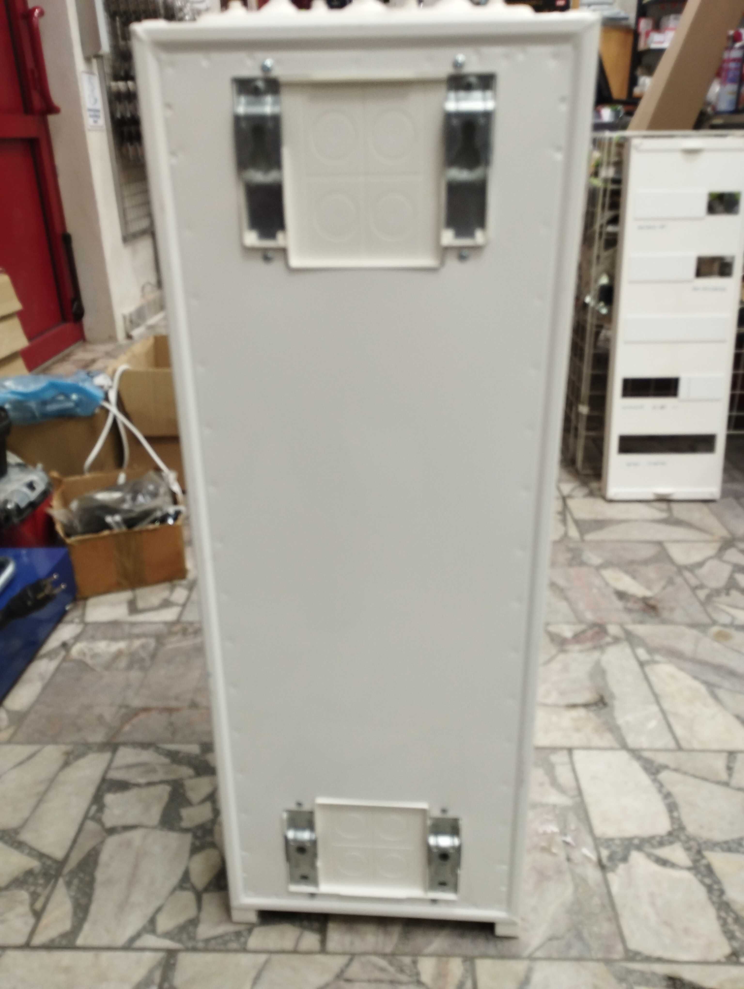 Skrzynka hager FWB51 5x12 z osprzętem