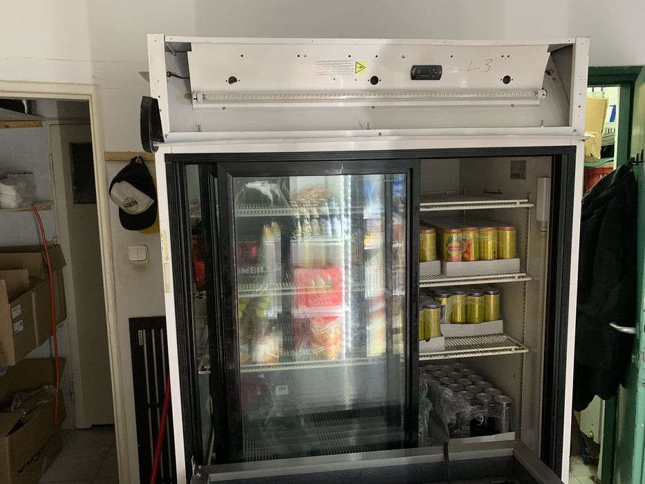 Oddam dużą lodówkę gastronomiczną