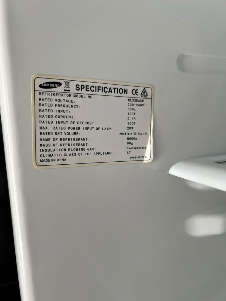 Продам холодильник Samsung RL33EASW в хорошем состоянии