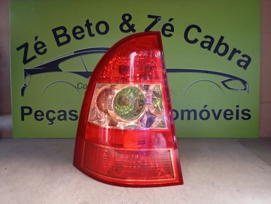 TOYOTA COROLLA E12 COMBI FAROLIM ESQUERDO - FT202