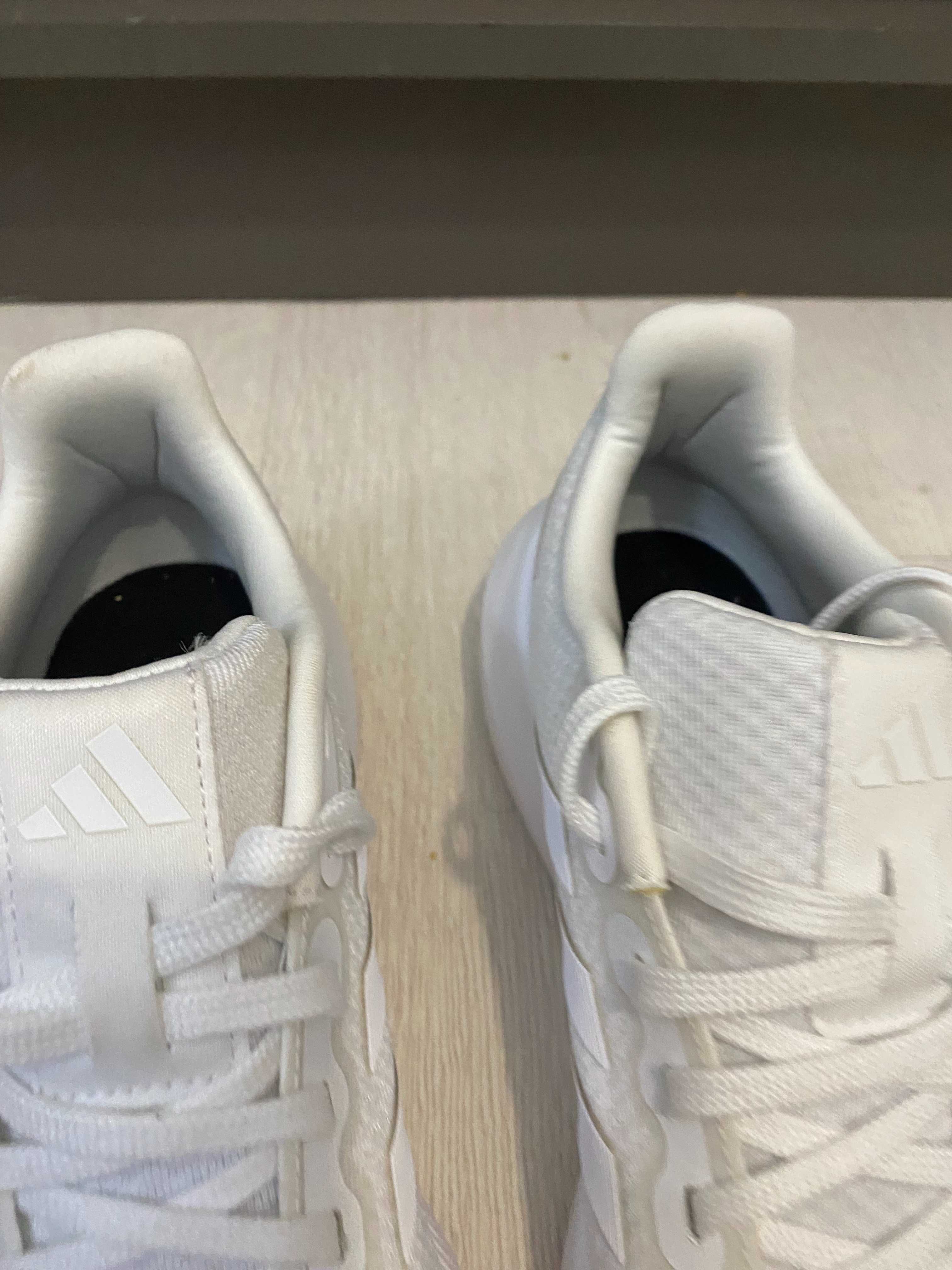SUPEr Stan adidas Buty do biegania adidas runfalcon 3.0 białe