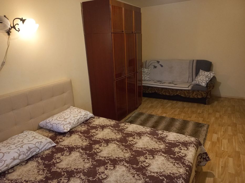 1кім Левка Лук'яненка, погодинно, подобово