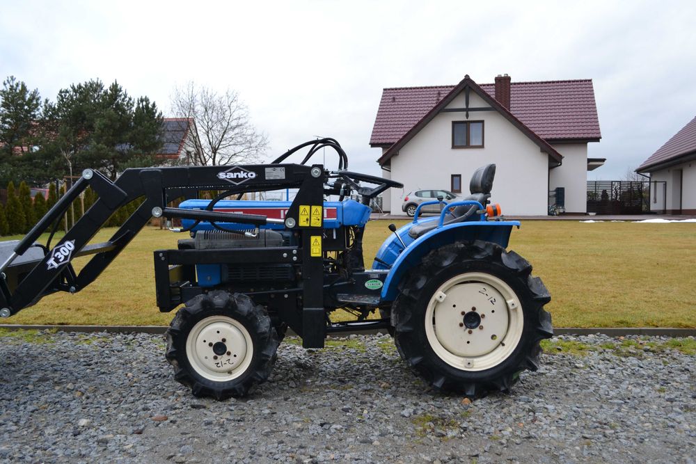 Iseki z ładowaczem ( kubota yanmar ) traktorek traktor minitraktorek