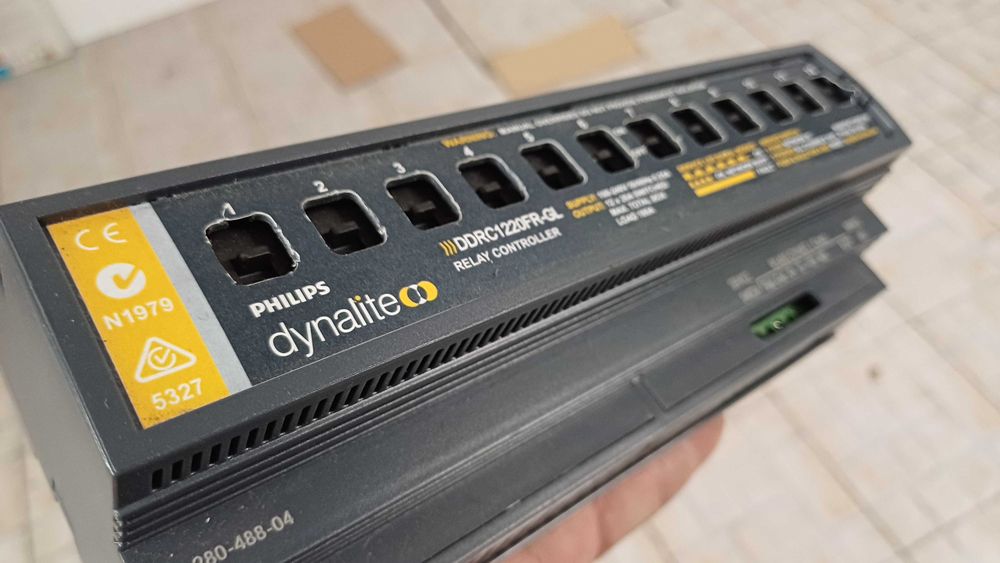 Philips Dynalite DDRC1220FR-GL Controlador de relés para iluminação
