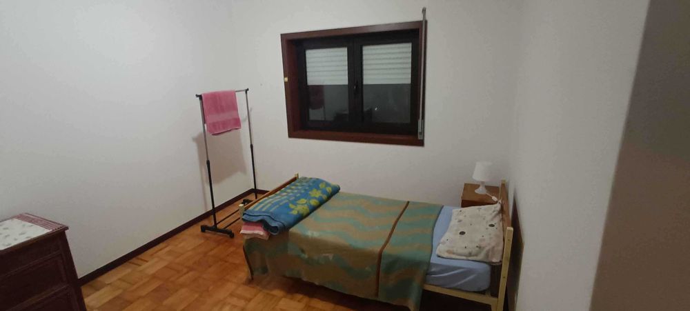 Quarto individual perto da praia com serviços incluídos em Gaia-Porto