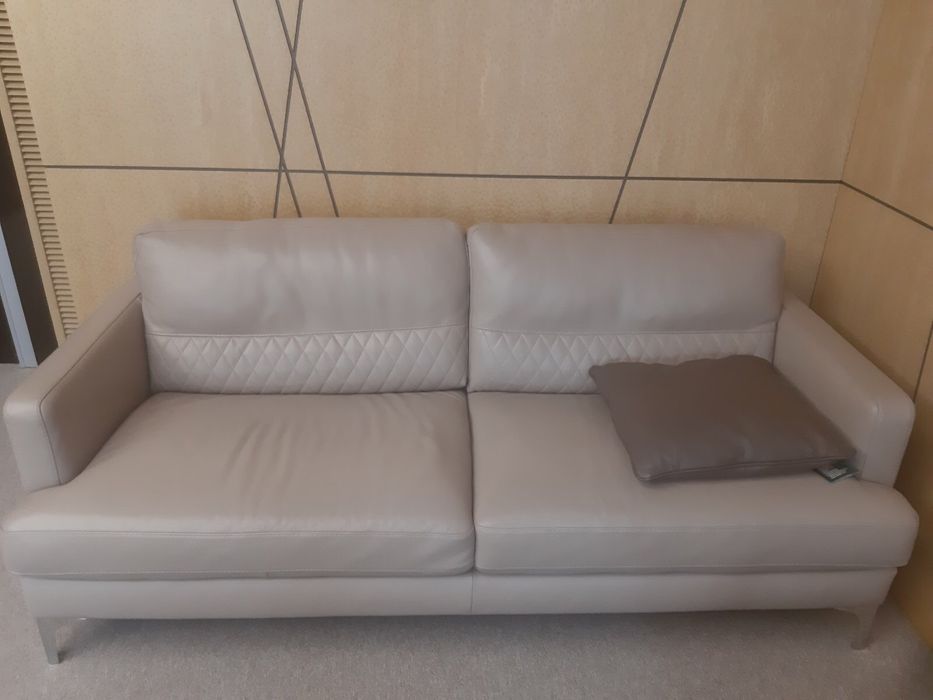 Продам диван кожанный (Италия)