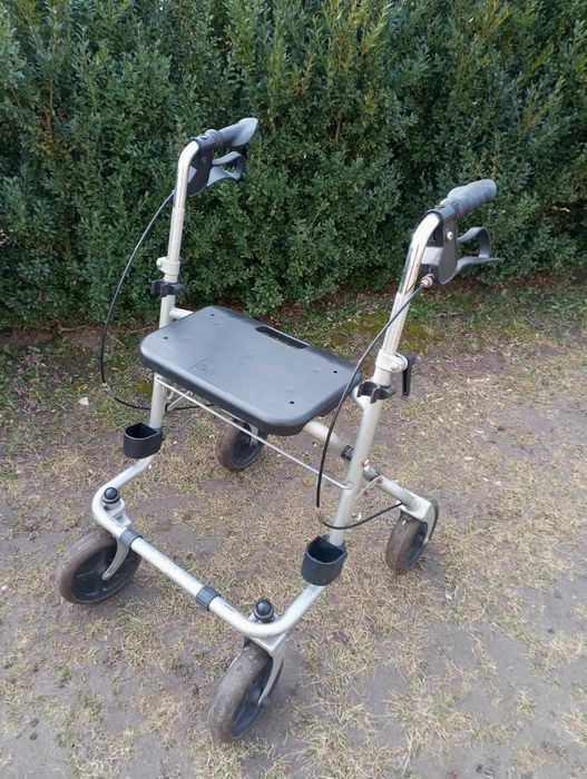 Ходунки на колесах - ролатор / Німеччина
