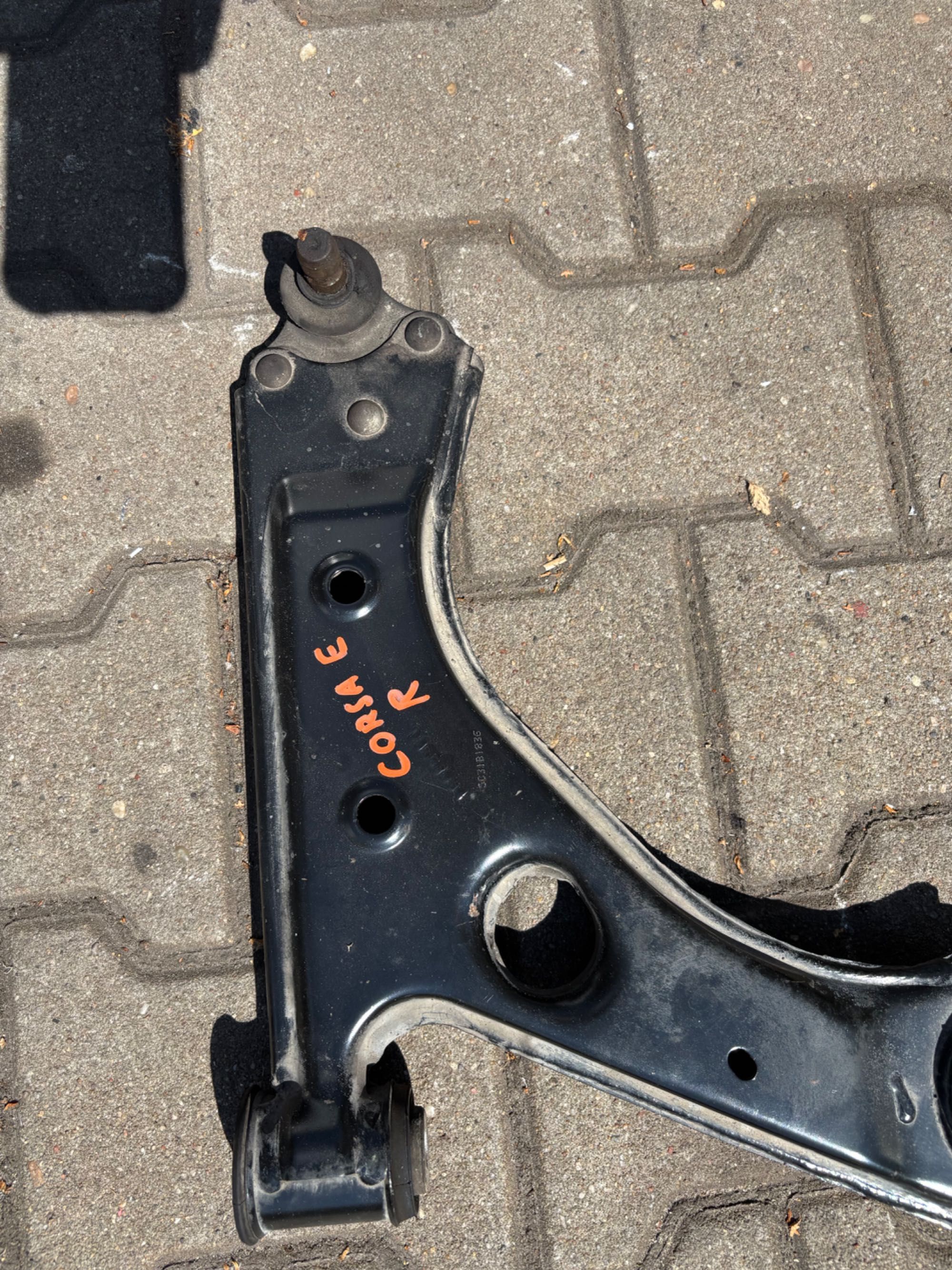 Wahacz prawy Opel Corsa E