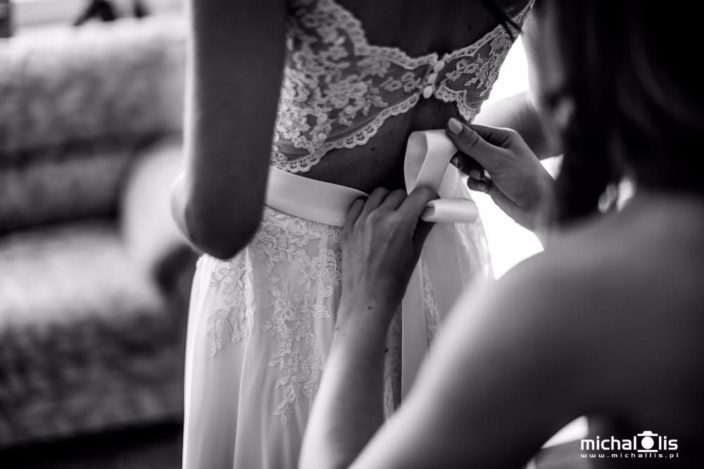 Suknia ślubna Sweetheart - model 6116, prosta, koronka,odkryte plecy