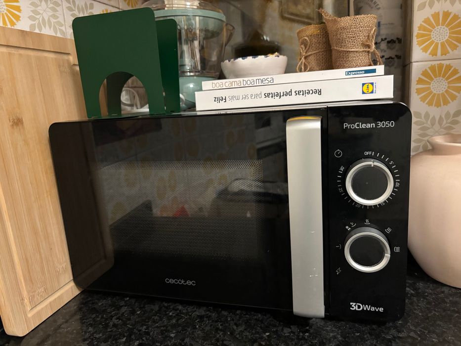 Microondas Cecotec 20L