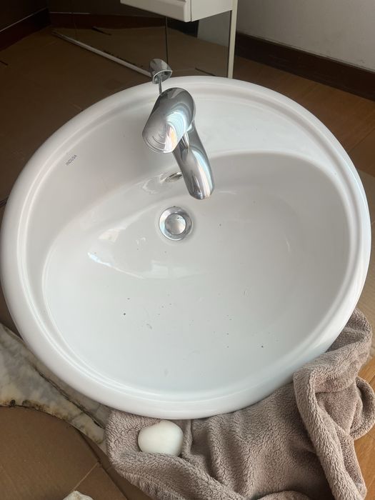 Lavatório Indusa + Torneira