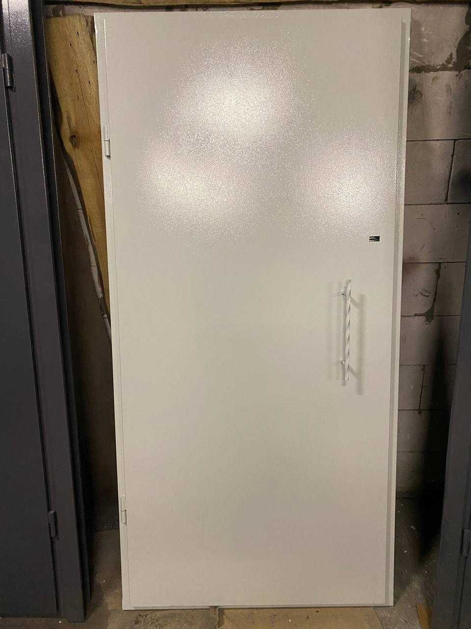 Білі металеві двері, метал + ДСП двері, в наявності та під замовлення