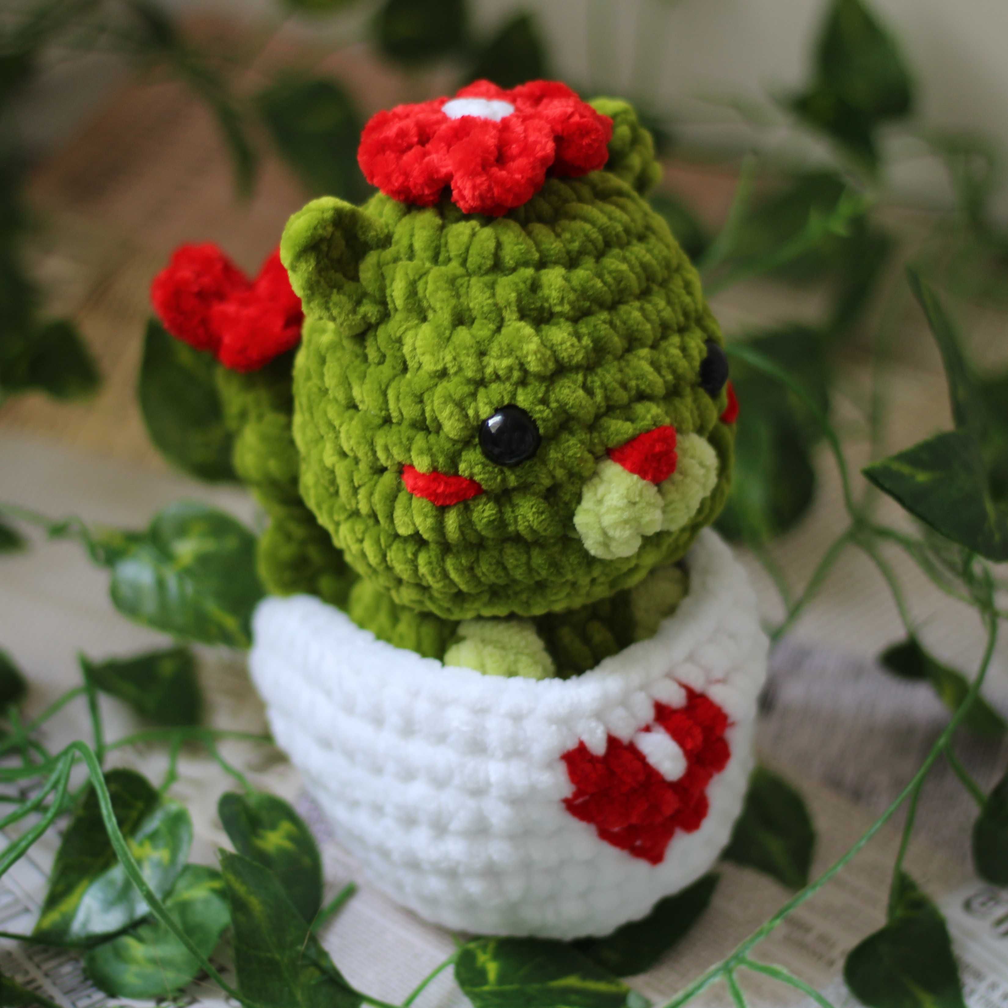 Kotek-kaktus na szydełku amigurumi zabawka handmade