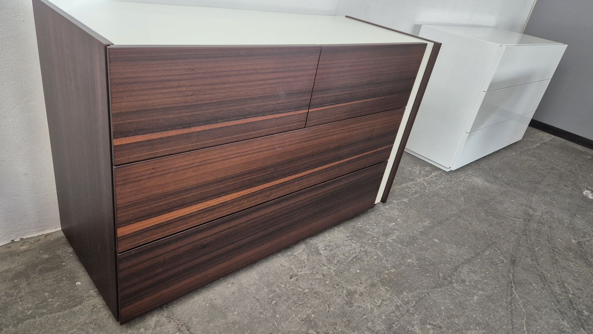 Cómoda 4Gavetas Eucalipto Fumado e Lacado Beige