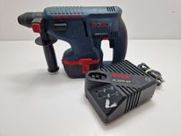 Młotowiertarka Bosch GBH 24V + AKU + Ład.