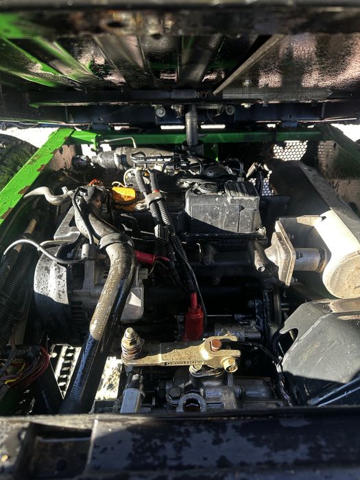 John Deere Gator 6x4 Diesel UTV Wywrotka Plug