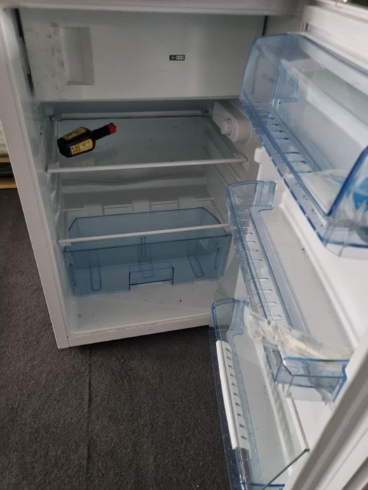 Sprzedam Mała lodówka