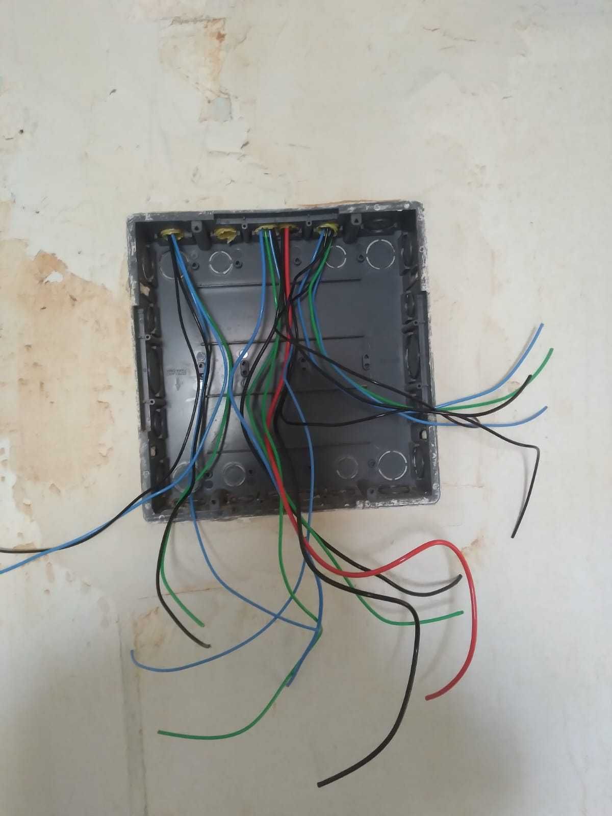 Gw rei da remodelação  pinturas ladrilhos  eletricidade  alvenaria