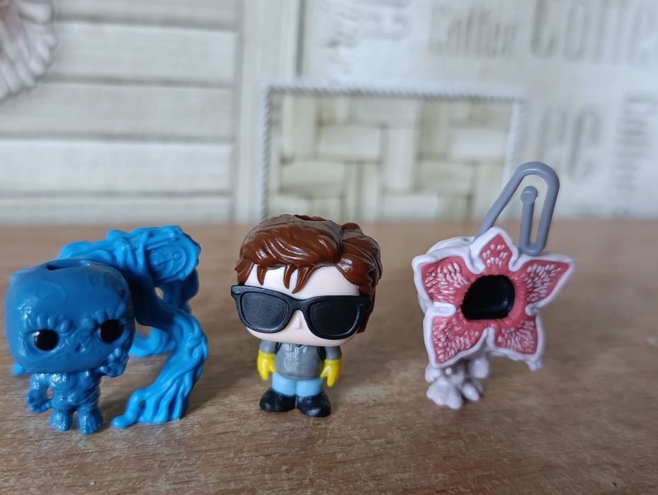 Фигурки очень странные дела