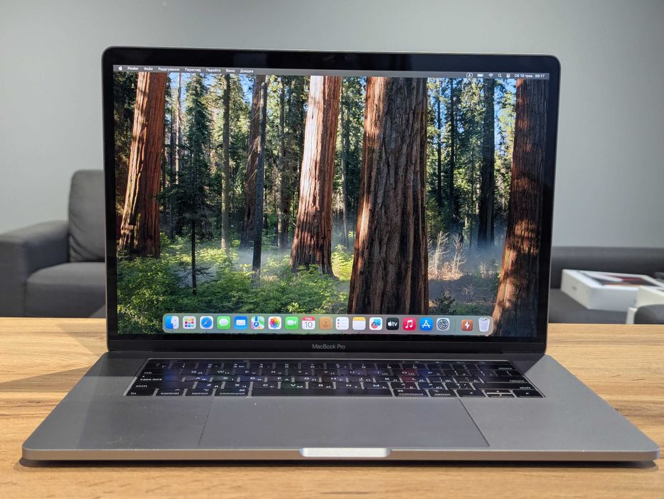 Macbook pro 15 2019 core i7 2.6ghz 16/256gb pro 555x 4gb