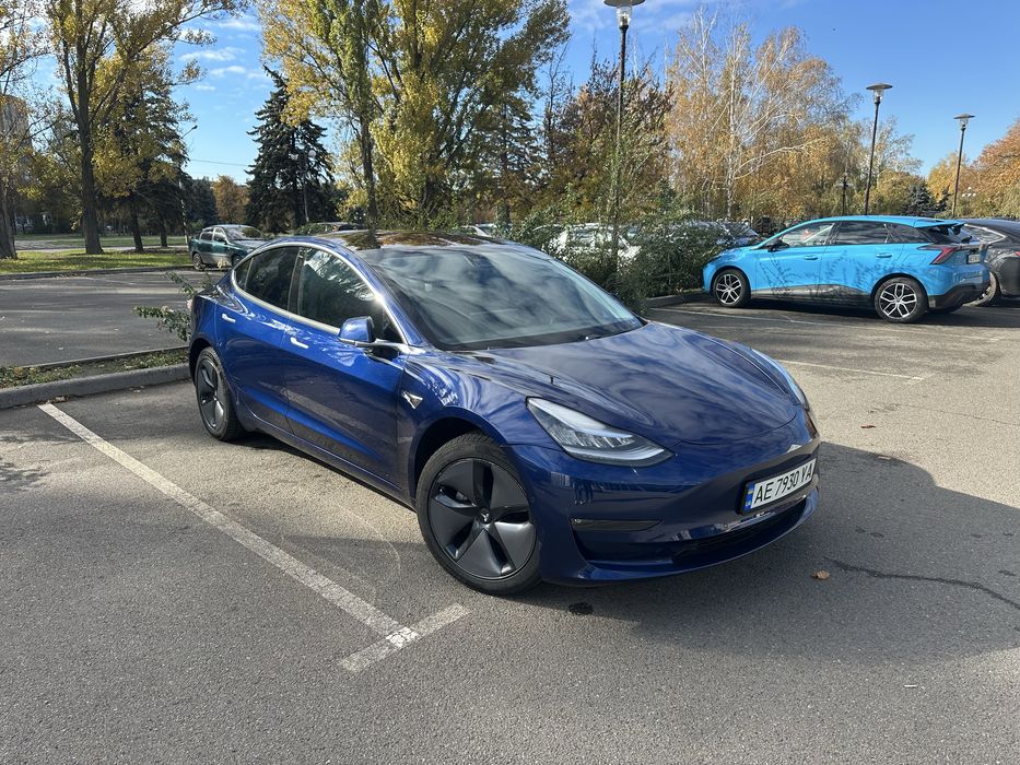 продам Tesla 3 2018