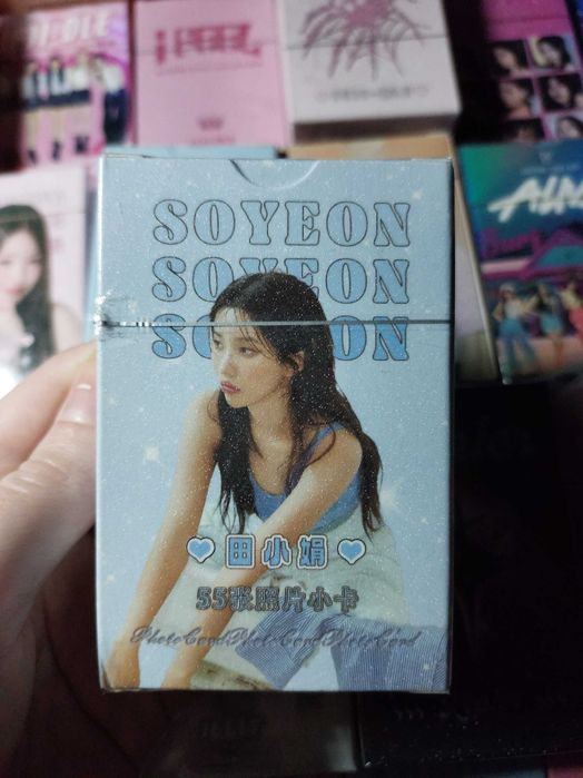 Набір голографічних карток Сойон (g)i-dle