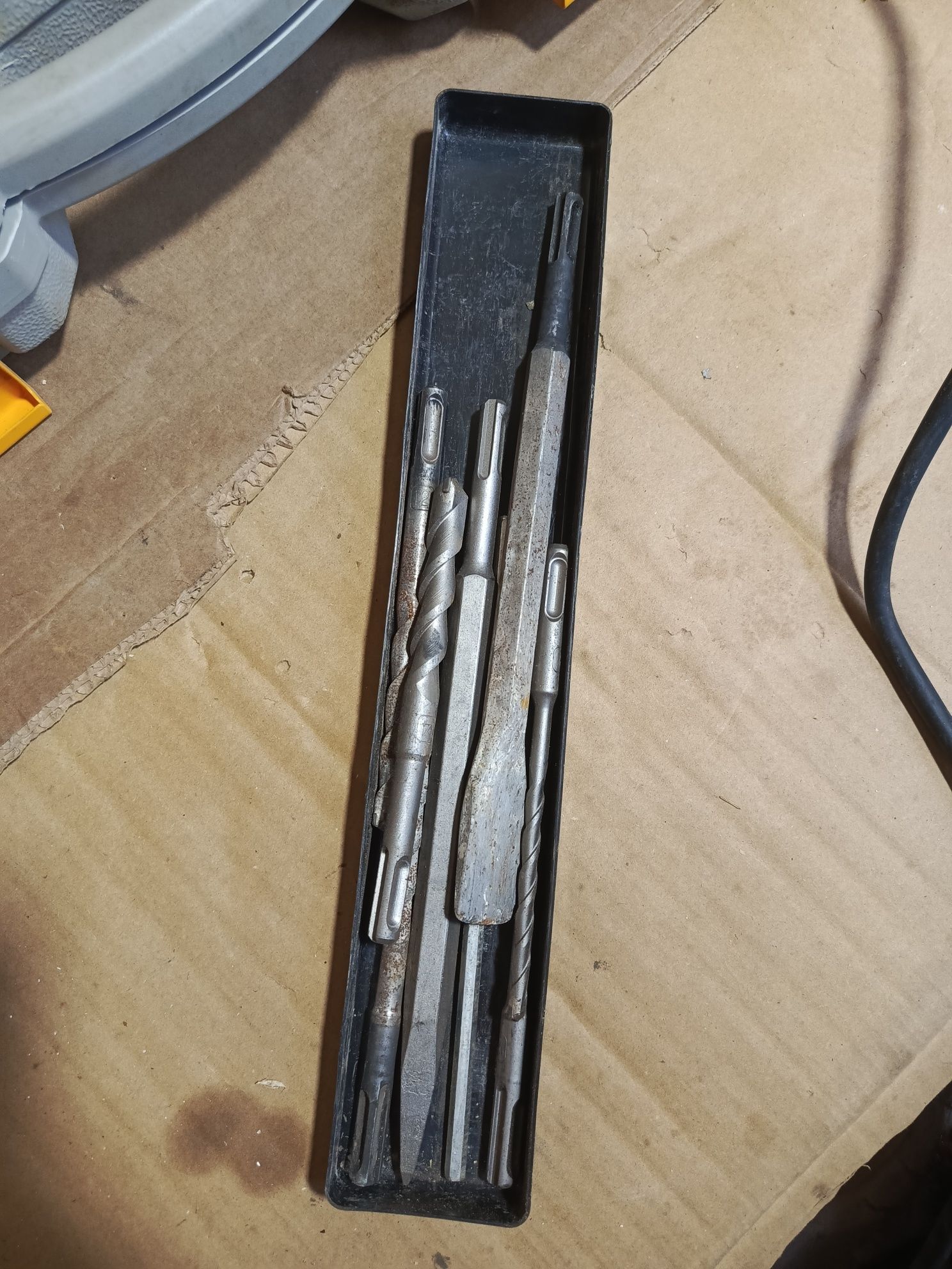 Młotowiertarka SDS plus 1500w.