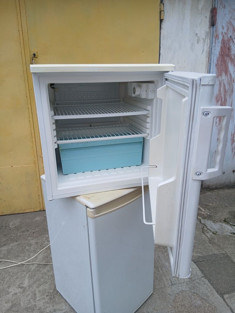 Mała lodówka chłodziarka badima w bardzo dobrym stanie.