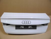 AUDI A3 8Y Крышка багажника