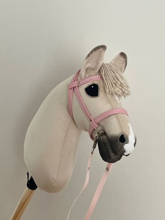 Hobby horse izabelowaty A4