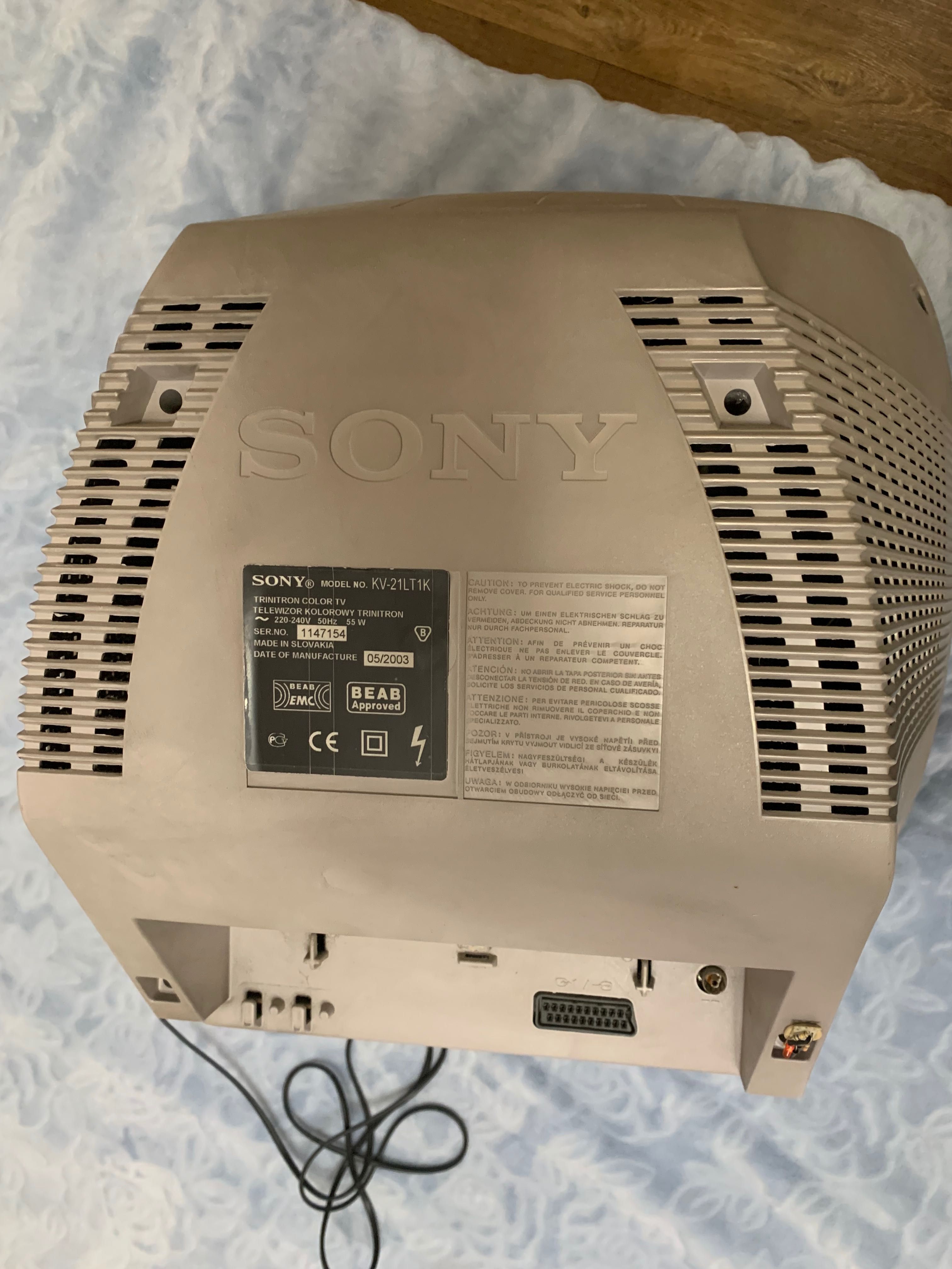 Телевізор Sony Trinitron KV-21LT1K в робочому стані