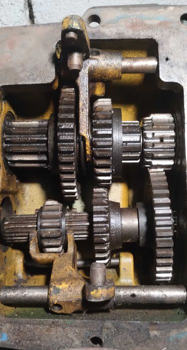 Skrzynia biegów John Deere 330 340