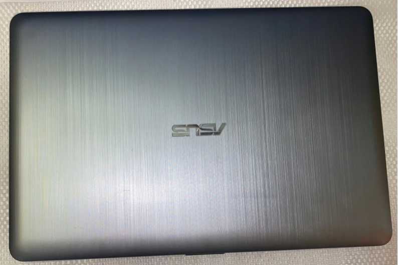 ASUS D540SA/15,6"/Intel i3 2x2,16GHz/4GB RAM/128GB SSD/Win10