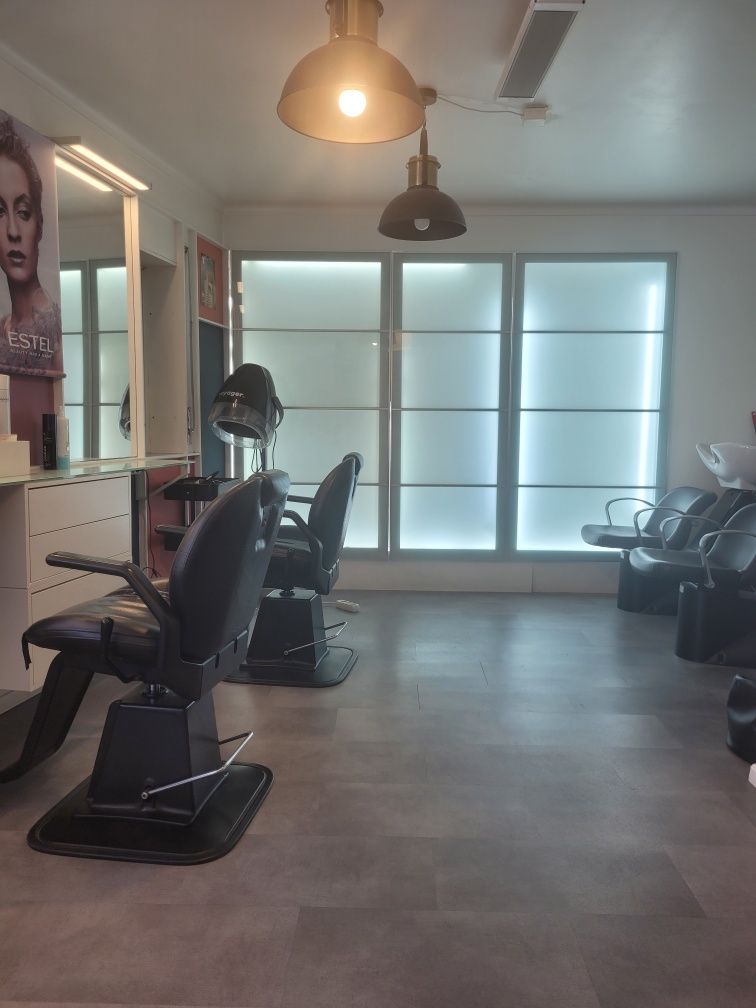 Trespasa se Cabeleireiro/Estética em Aveiro