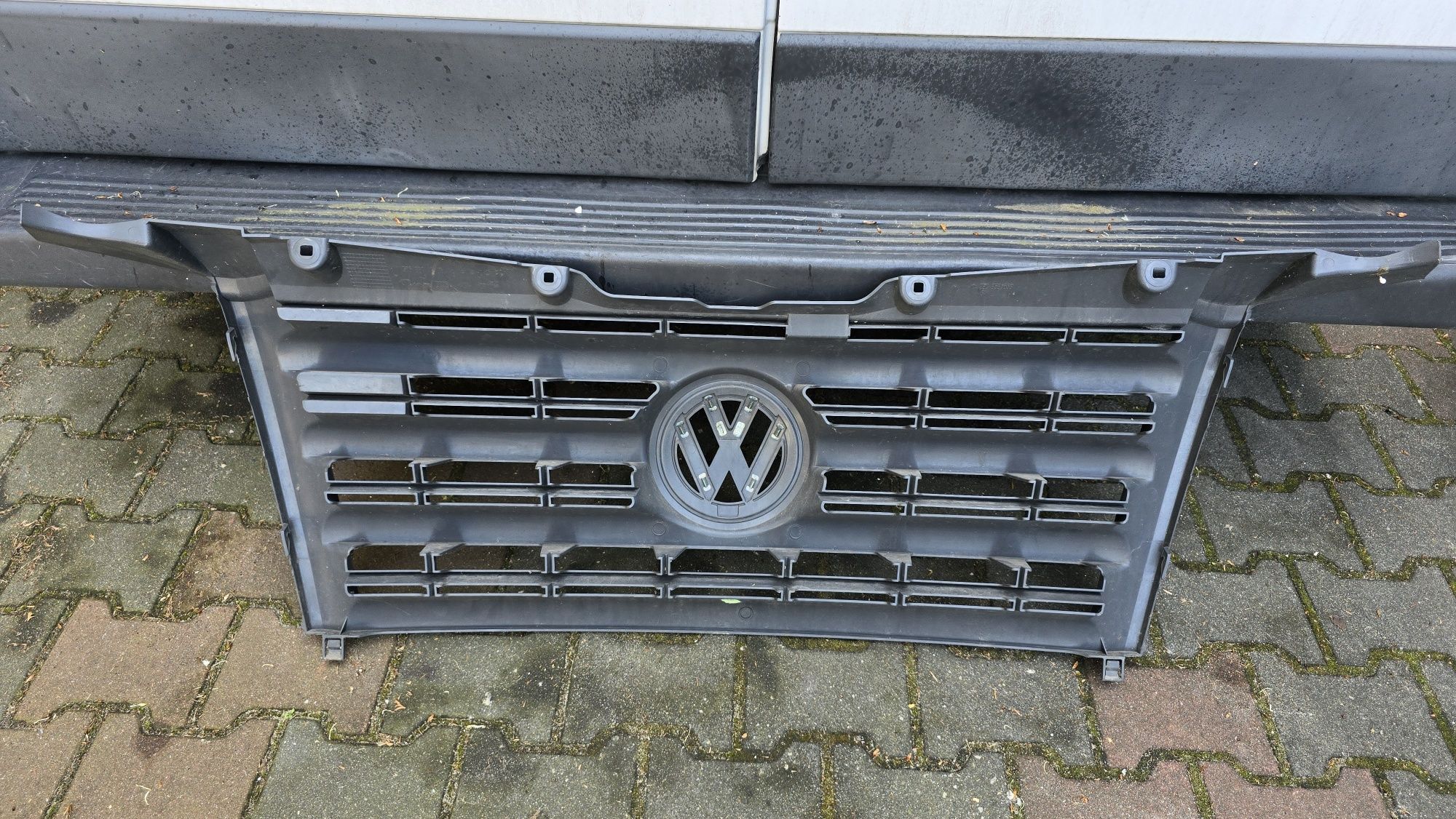 GRILL Atrapa VW Crafter 06- idealny bez uszkodzeń