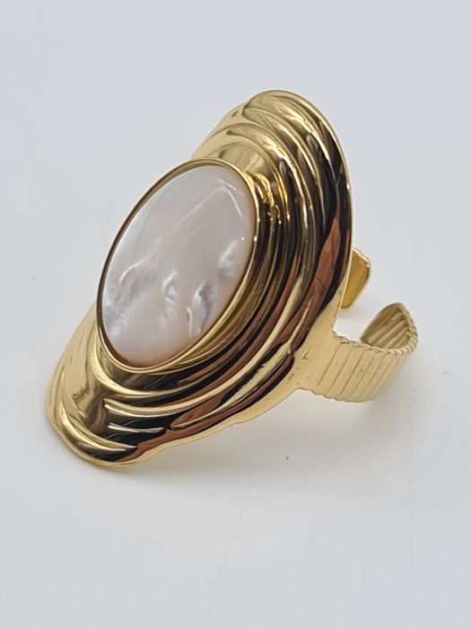 Anel senhora dourado com opala