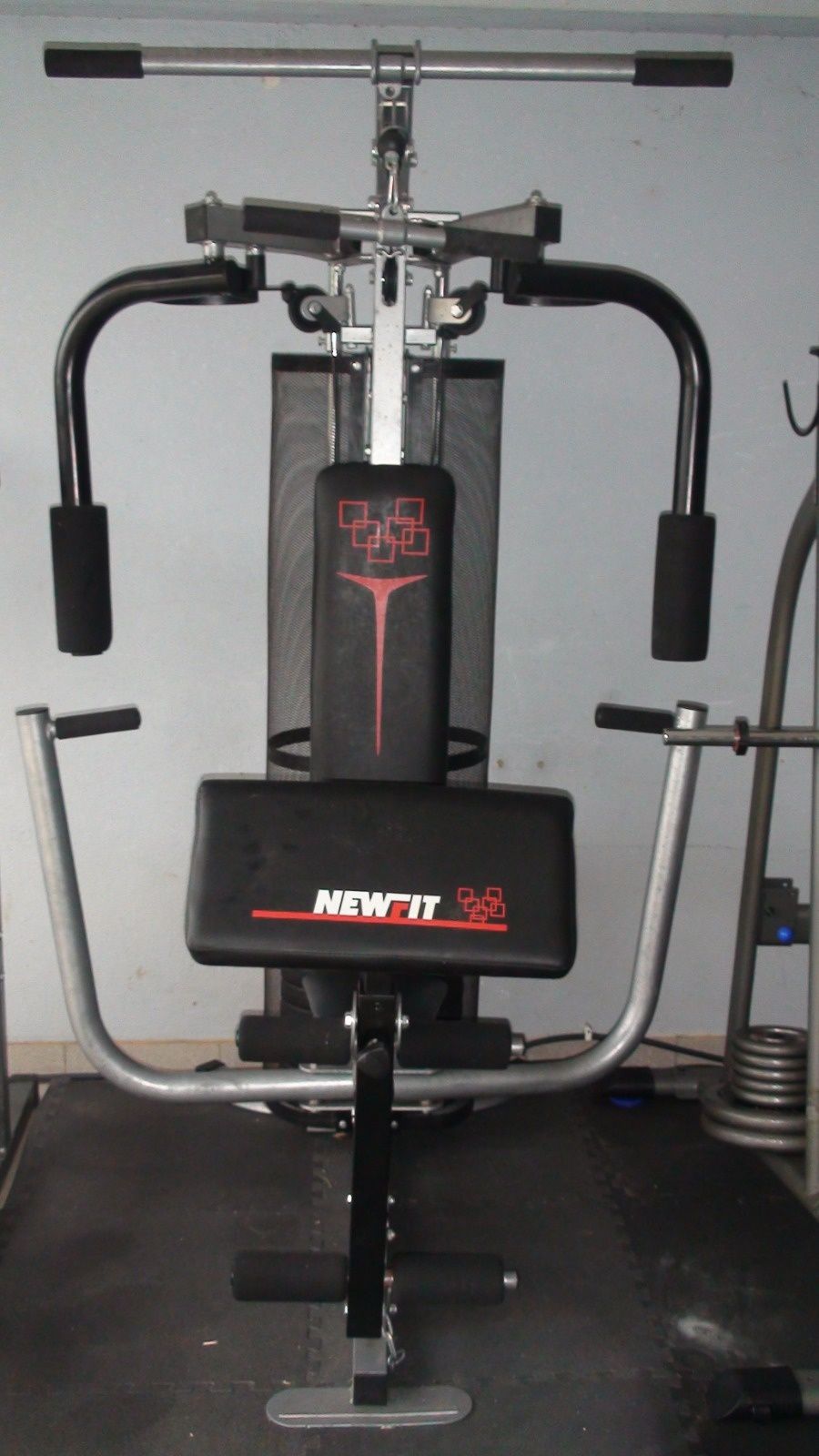 Máquina de musculação NEWFIT