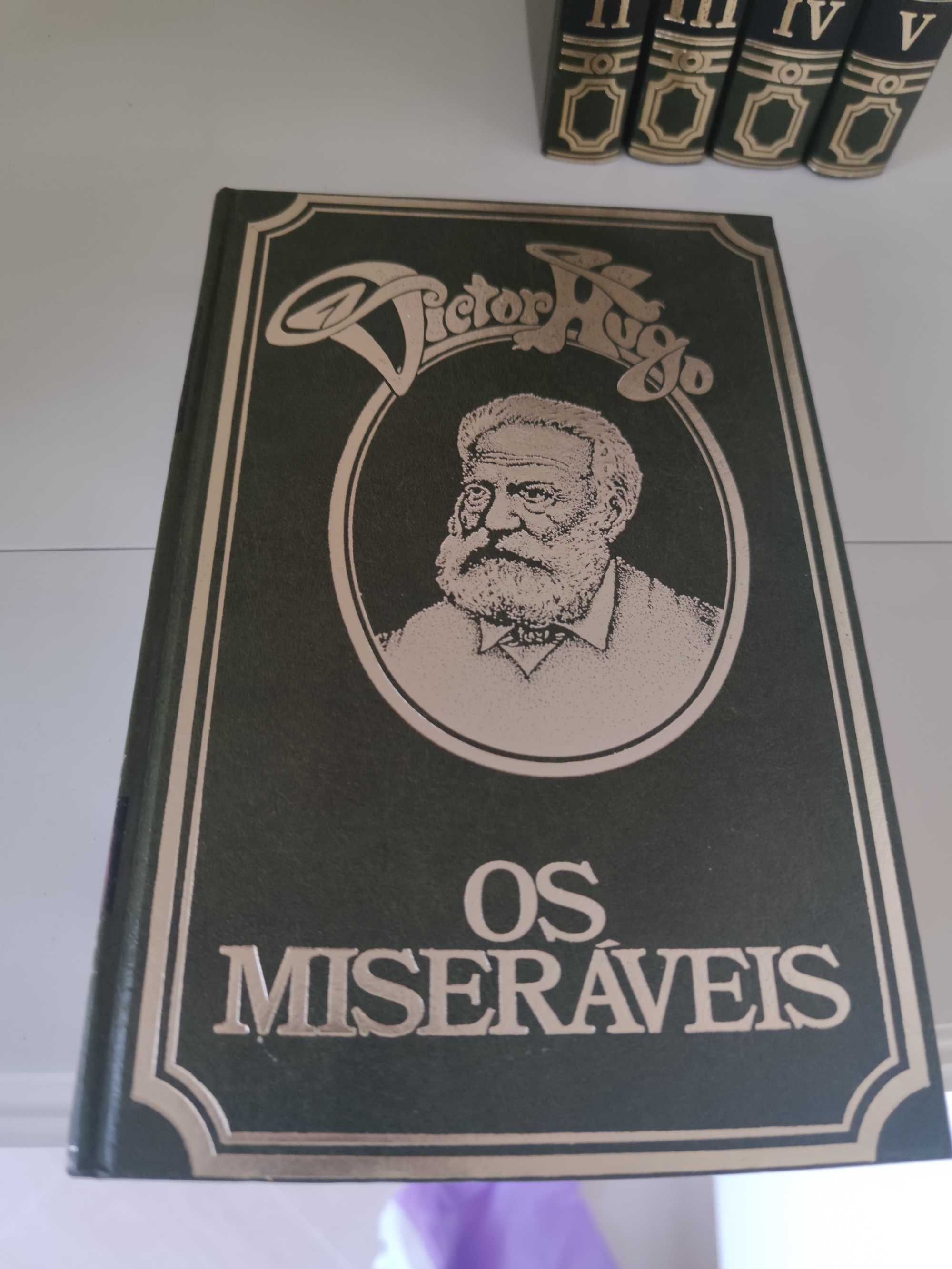 Coleção Livros Antigos de Capa Dura - Os Miseráveis - Victor Hugo