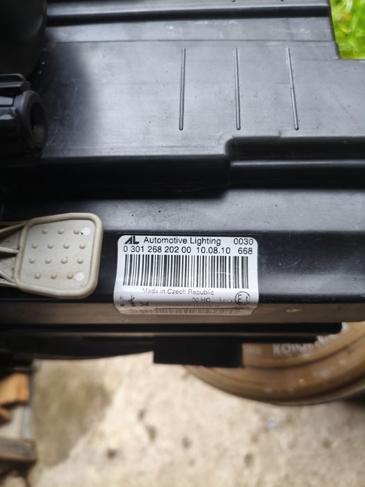 Продам оригінальну права фару VW Touran 2010-2015р