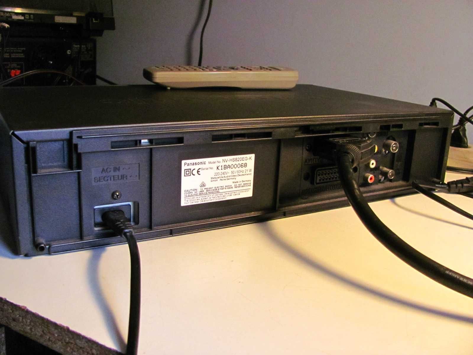 Magnetowid Panasonic NV-HS820 VHS/S-VHS Hi-Fi stereo + pilot