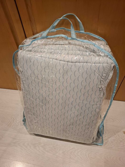 Resguardo de cama de bebé. Como novo. Dentro do saco original